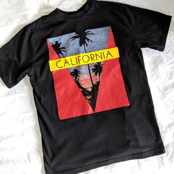 Other - California Graphic T-shirt